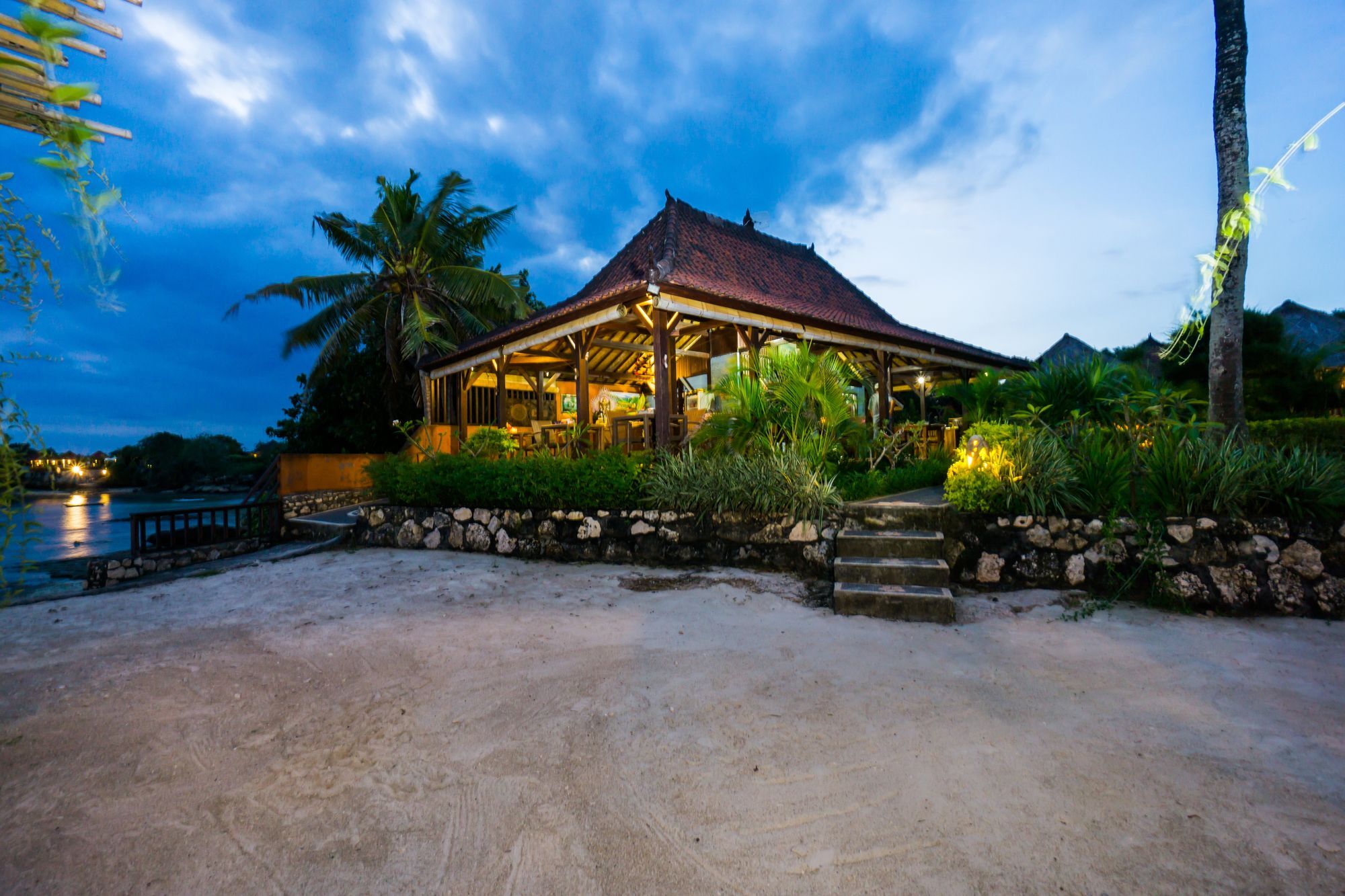 Laguna Reef Huts Nusa Lembongan  Bagian luar foto